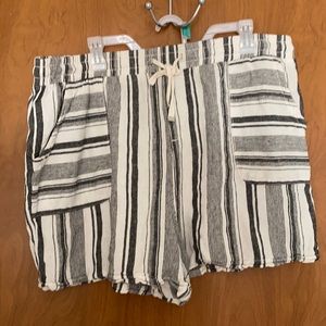 Time and Tru linen shorts size XL